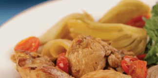 Receita de Peito de Frango com Tomatinho, Cebola e Azeitona | Amo Receita