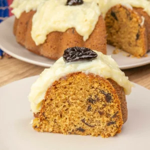 Receita de Bolo de ameixa com beijinho | Amo Receita