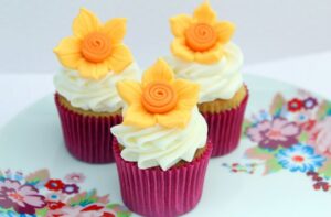 Receita de 10 Ideias de como decorar cupackes para o dia das mães | Amo Receita