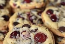 Receita de Cookies de Chocolate com Cereja Maraschino | Amo Receita