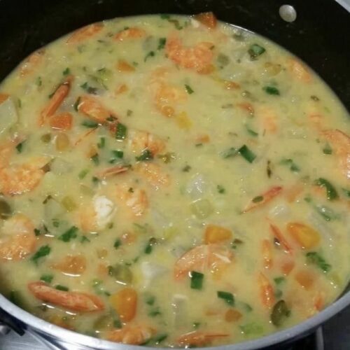 Receita de Caldinho de Camarão com Mandioquinha | Amo Receita