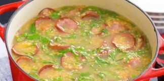 Receita de Sopa cremosa de mandioca com calabresa | Amo Receita