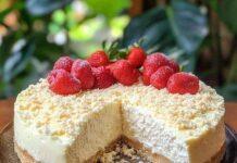 Torta de Coco com Compota de Morango e Hortelã | Amo Receita