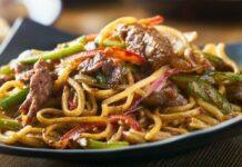 Receita de Yakisoba tradicional de carne | Amo Receita