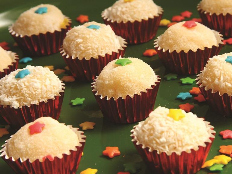 Receita de Receita de Brigadeiro Beijinho de coco | Amo Receita