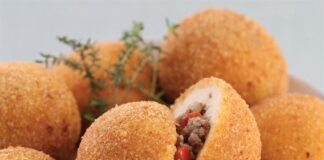 Receita de Receita de Bolinho de Batata com Recheio de Carne | Amo Receita