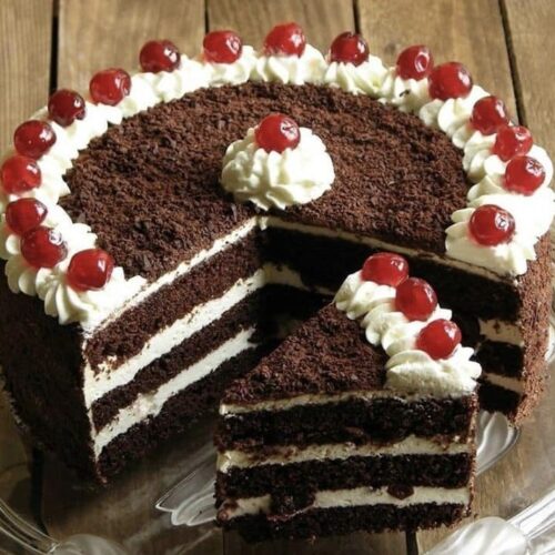 Receita de Bolo Floresta Negra (Schwarzwälder Kirschtorte, em alemão) | Amo Receita