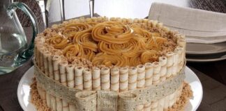 Bolo de doce de leite decorado com canudinhos Receita de Bolo de doce de leite decorado com canudinhos | Amo Receita