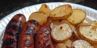 Linguiça ao forno com batatas em rodelas: Receita de Linguiça ao forno com batatas em rodelas: | Amo Receita