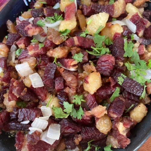 Receita de Carne de Sol Acebolada com Mandioca | Amo Receita