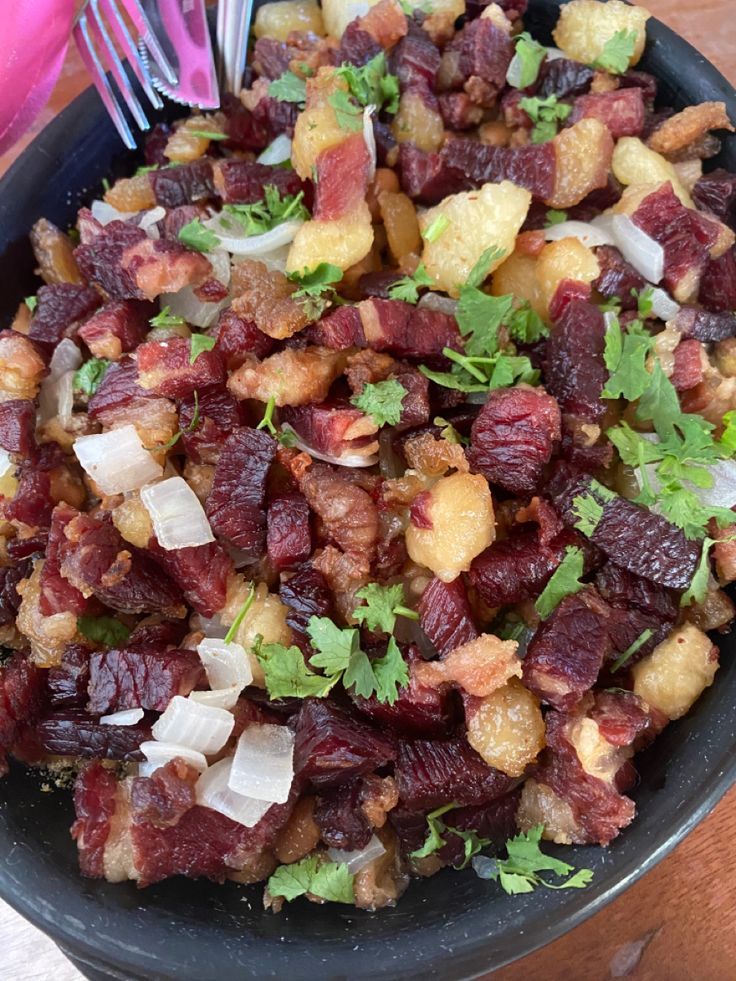 Receita de Carne de Sol Acebolada com Mandioca | Amo Receita