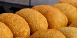 Risoles de Carne Moída Receita de Risoles de Carne Moída | Amo Receita