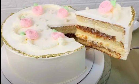 Receita de Bolo de Aniversário da Rainha | Amo Receita