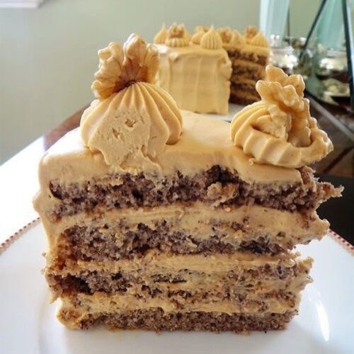 Receita de Bolo de nozes com recheio e cobertura de buttercream de doce de leite e cream cheese😲❤️❤️ | Amo Receita