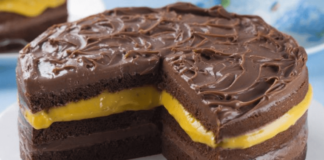 Receita de Bolo de Chocolate com Creme de Maracujá | Amo Receita