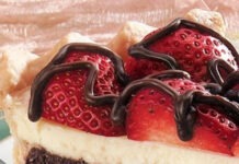 Receita de Cheesecake de Chocolate com Morango | Amo Receita