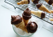Receita de Cone Recheado com Mousse de Chocolate | Amo Receita