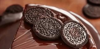Receita de Cheesecake de Chocolate com Crosta de Oreo | Amo Receita
