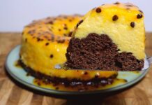 Receita de Bolo-pudim de chocolate com maracujá | Amo Receita