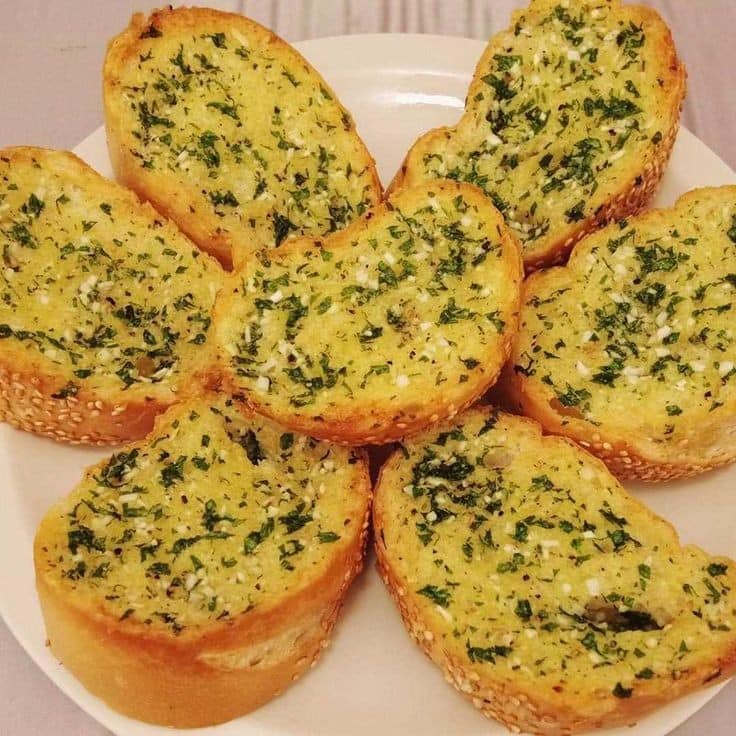 Torrada de pão doce temperada com orégano | Amo Receita