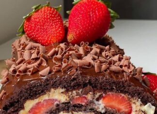 Rocambole de morango com chocolate | Amo Receita
