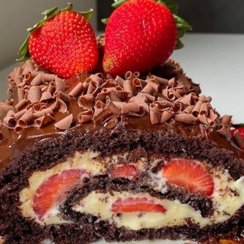 Rocambole de morango com chocolate | Amo Receita